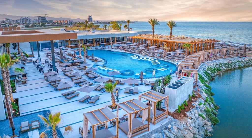 Grand Sapphire Otel Girişi