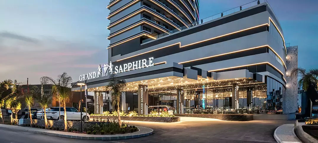 Grand Sapphire Lobi