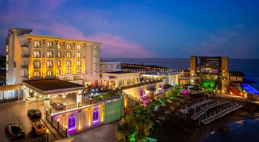 Les Ambassadeurs Hotel